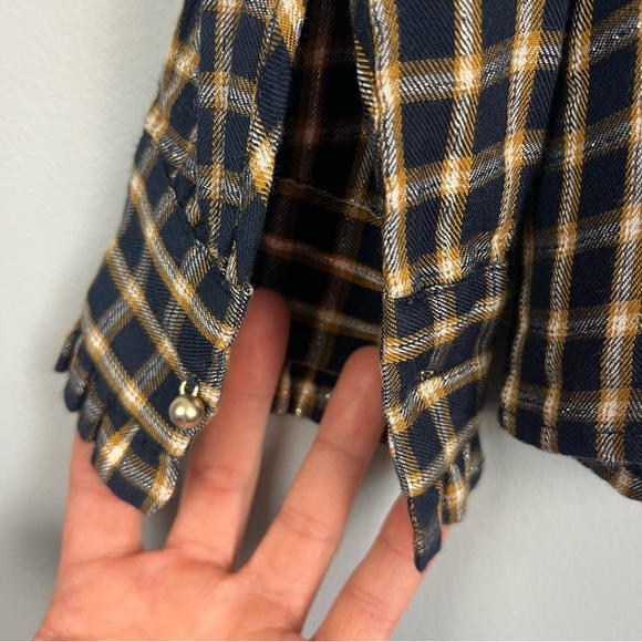 Loft Pleated Cuff Gold Accent Top Size Small - Picture 3 of 8